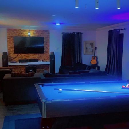 Maleeks Apartment Ikeja "Shared 2Bedroom Apt, Individual Private Rooms And Baths" Lagos Esterno foto