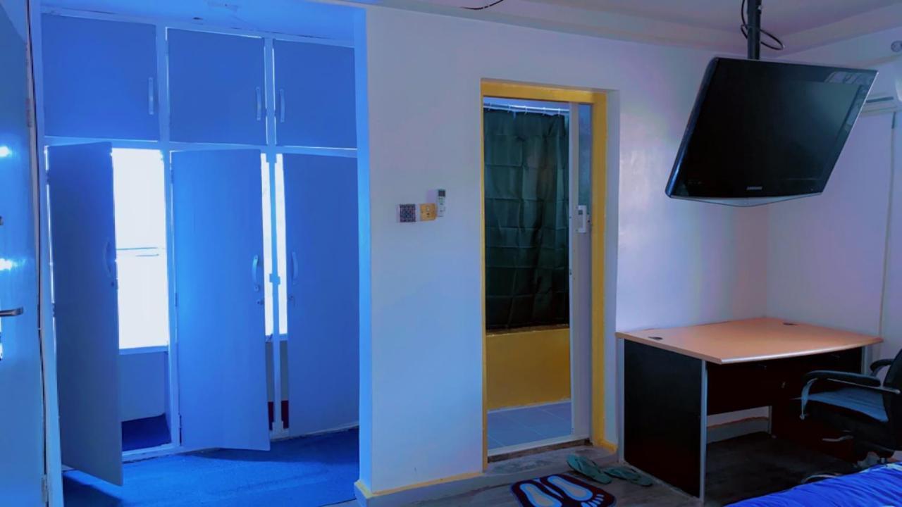 Maleeks Apartment Ikeja "Shared 2Bedroom Apt, Individual Private Rooms And Baths" Lagos Esterno foto